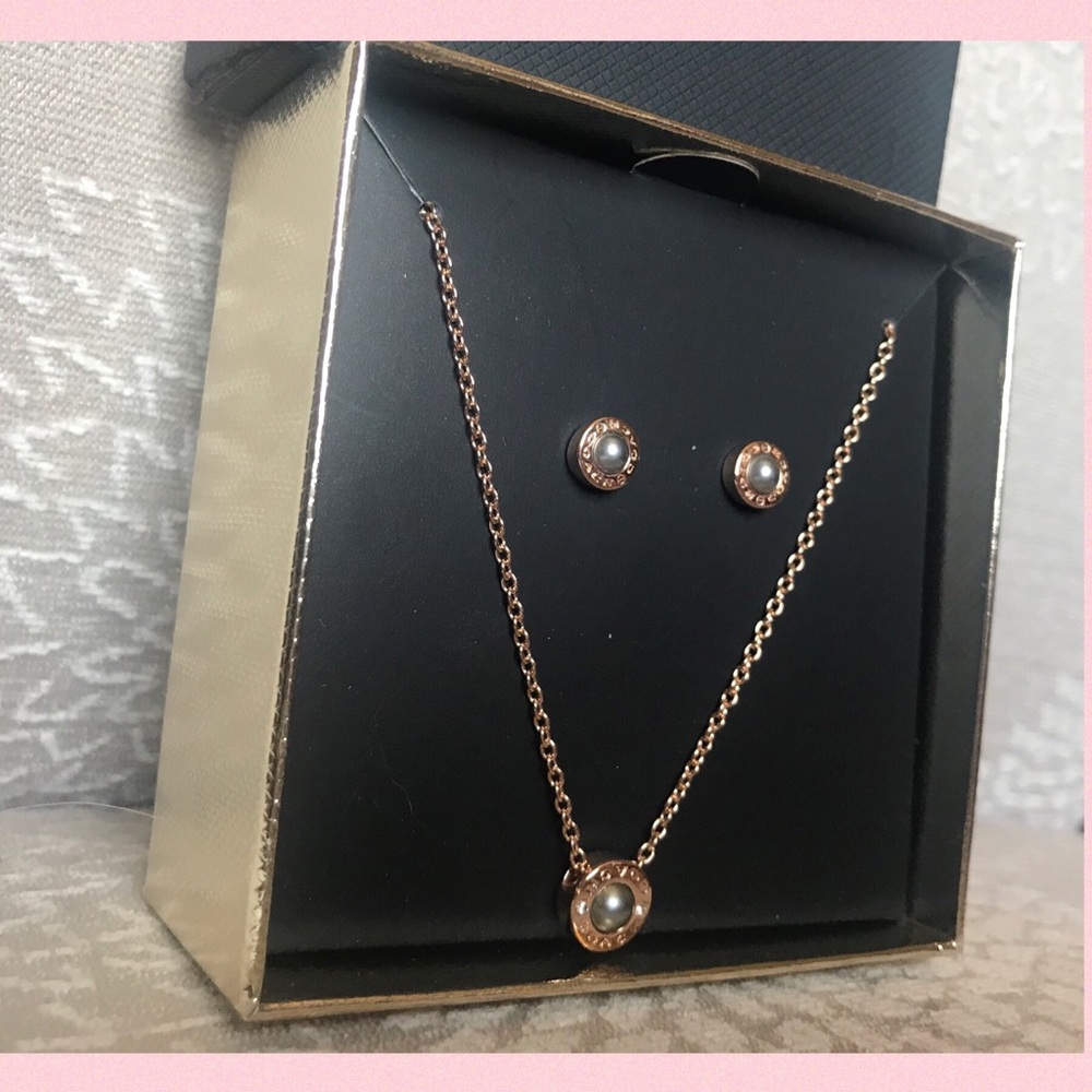 ✨COACH✨LAST 1! Authentic Circle Rosegold & Pearl Set - Picture 3 of 8
